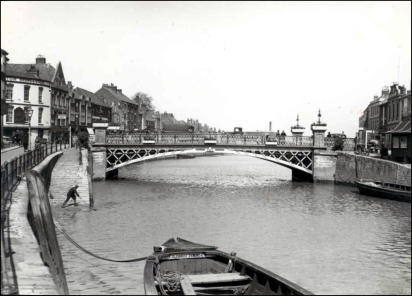 Image of current town bridge